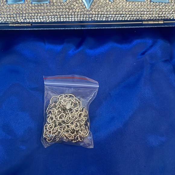 Clutch - Picture 4 of 4